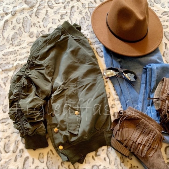 LAST ONE❣️🎉HPx2!🎉🎉Ruched Sleeve Bomber Jacket - Picture 4 of 6